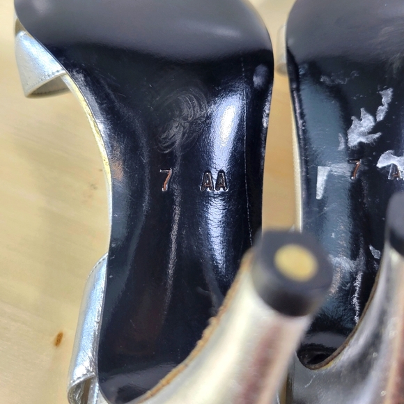 Oscar de la Renta Silver Strappy Peep Toe Heels Slingback Womens Size 7 AA - Picture 7 of 10